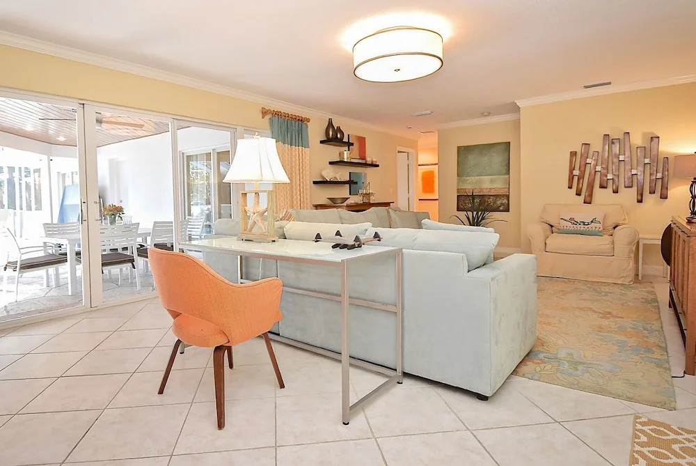 Lido Beach Home 4 Bedrooms 4 Bathrooms Home