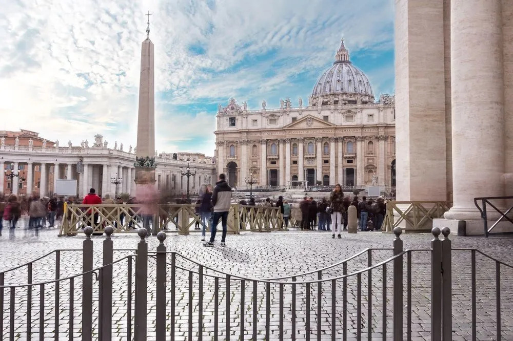 Few Steps from St. Peter