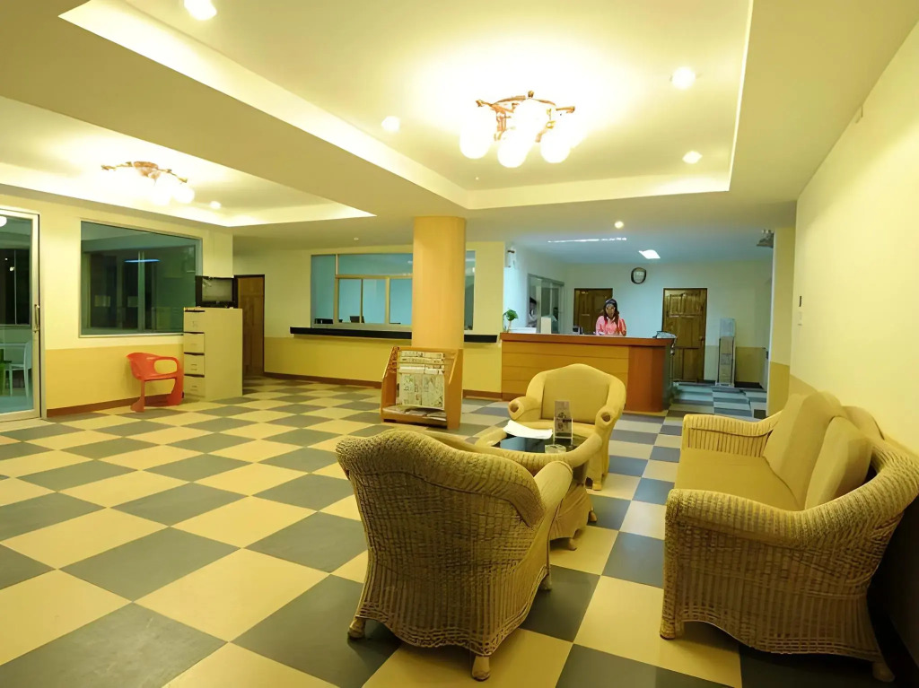 Trat Center Hotel