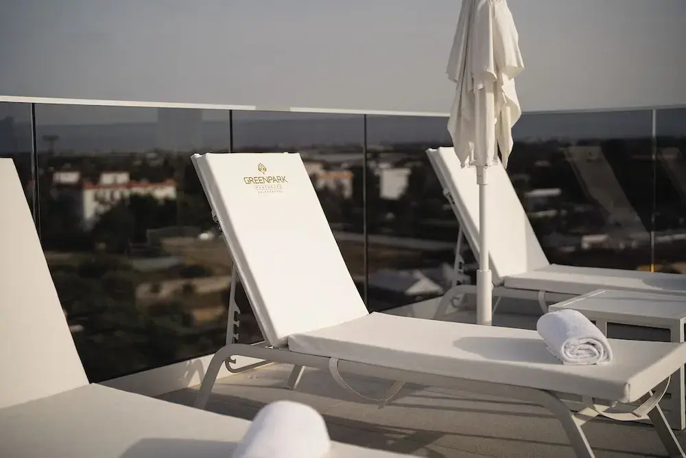 Green Park Penthouse Suite & Pool - Heated Pool