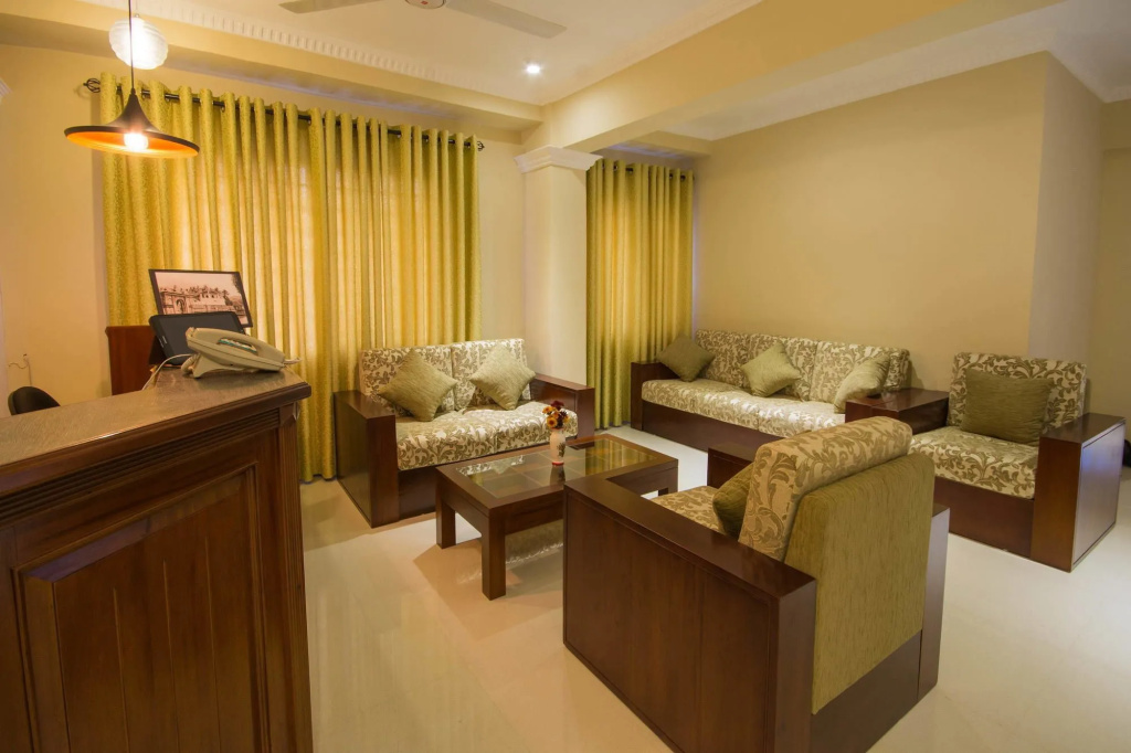 Ceyloni City Hotel