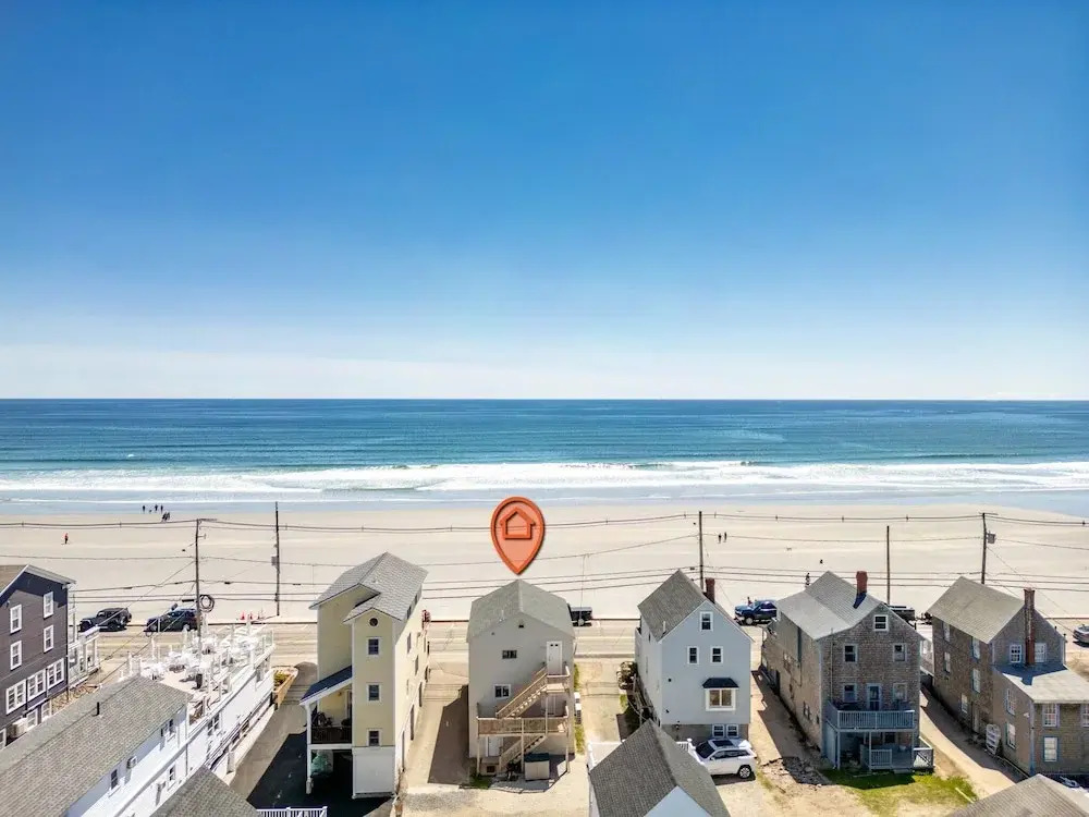 Beachfront Pet Friendly Sleeps 15 Bbq!