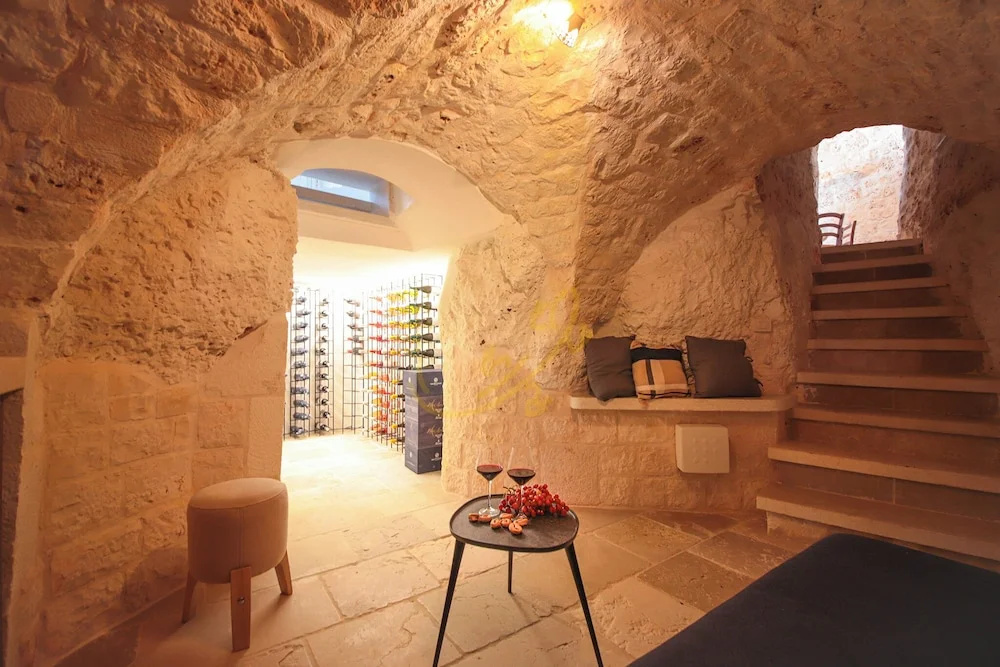 TD Trullo Titiro Vineyard, Wine Cellar & Pool