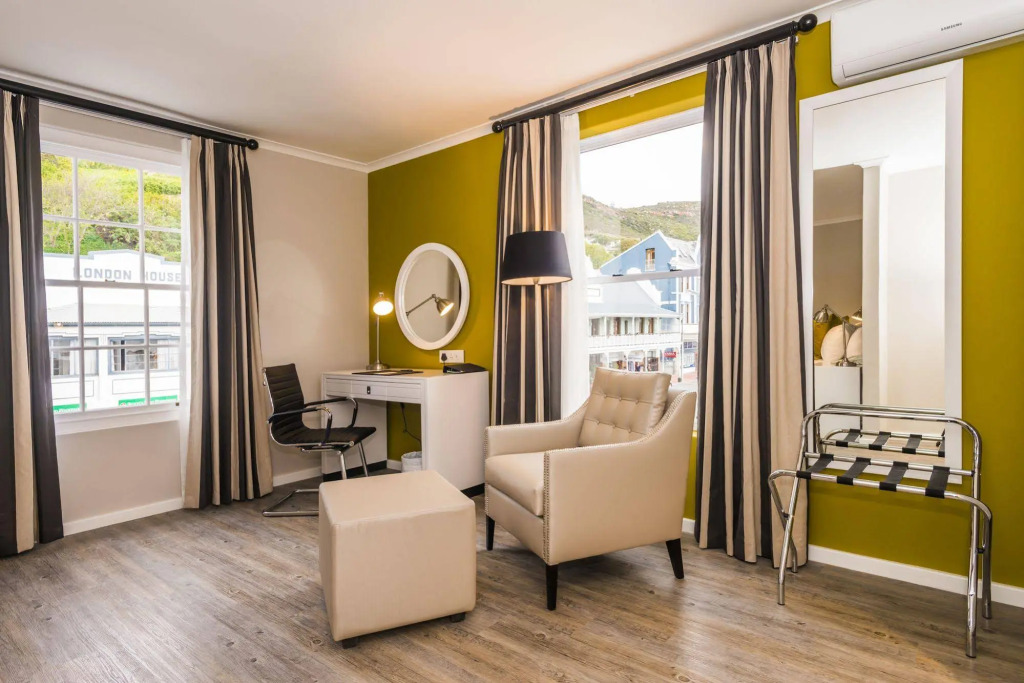 Simons Town Quayside Hotel