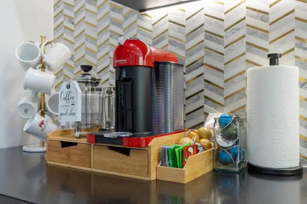 Top of The Hill Luxury Clarendon 4-br Homestay