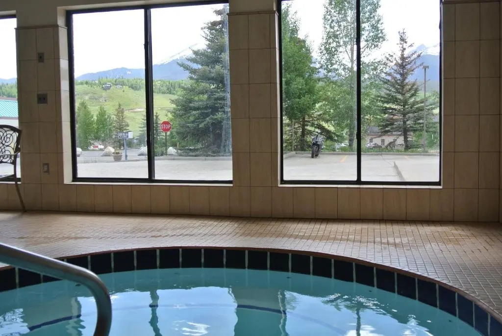Luxury Inn & Suites