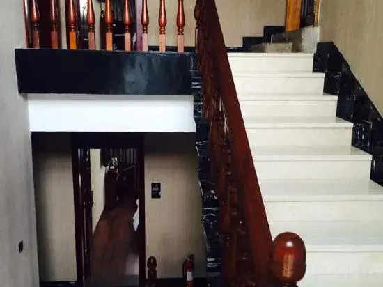 yuzhongWanhao Business Hotel
