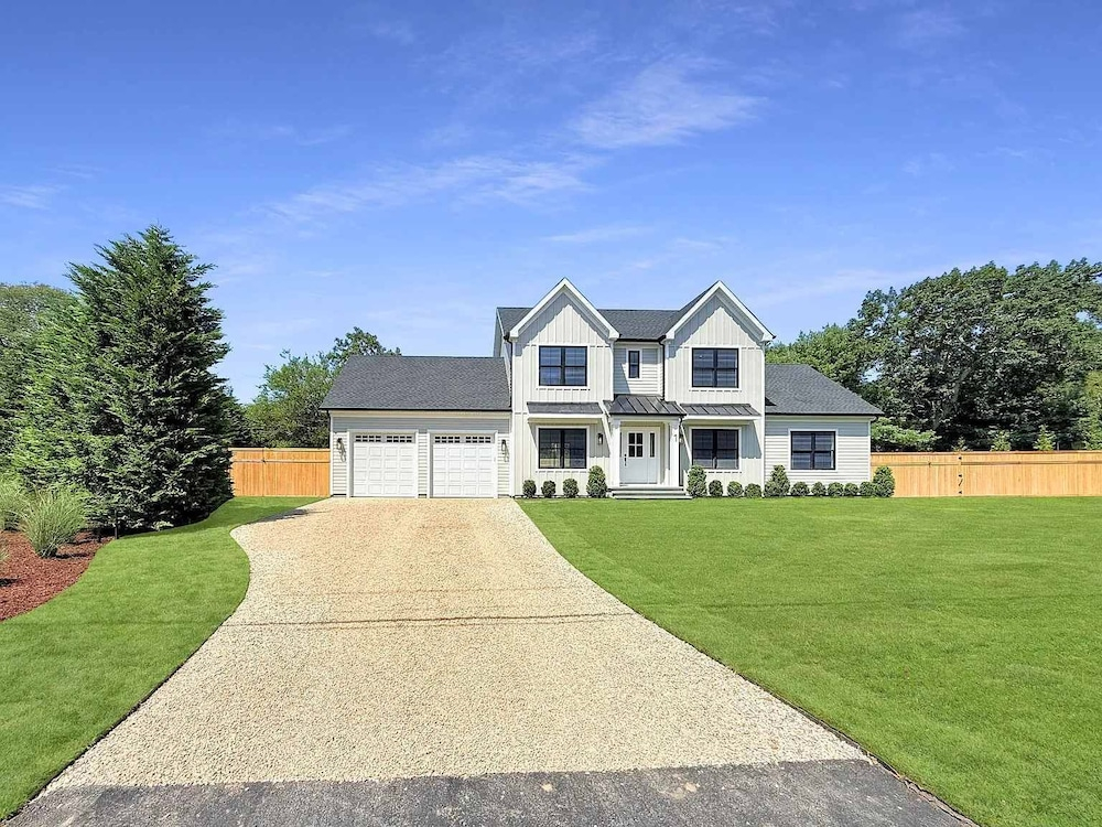 Summit Vista by Rove 4BR Home W/patio & Pool