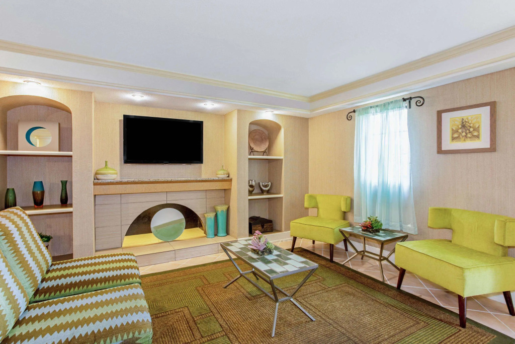 La Quinta Inn by Wyndham Orlando Airport West