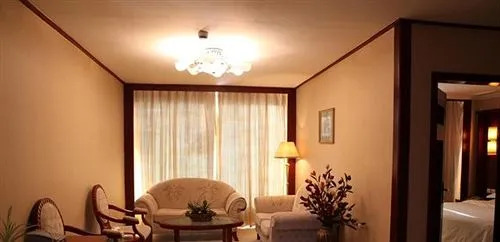 Yicheng Business Hotel