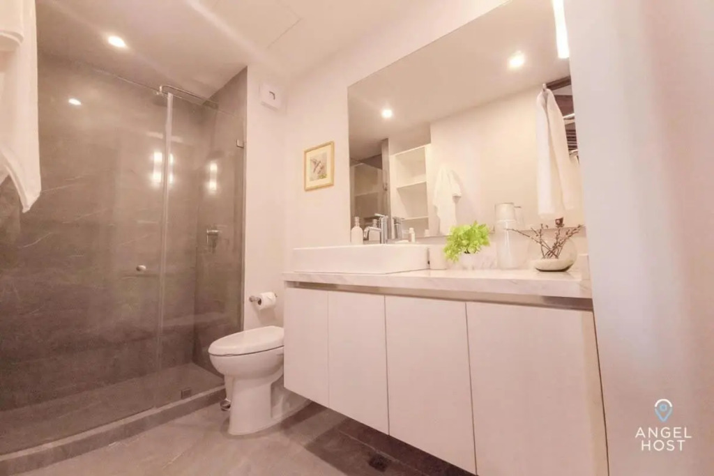2Br W Dual Pools, Near Beach & 5Th Ave