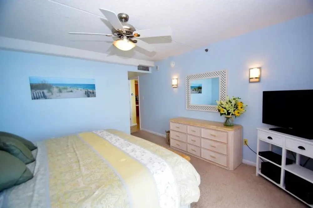 Carousel 2206 3 Bedroom Condo by RedAwning, Ocean City