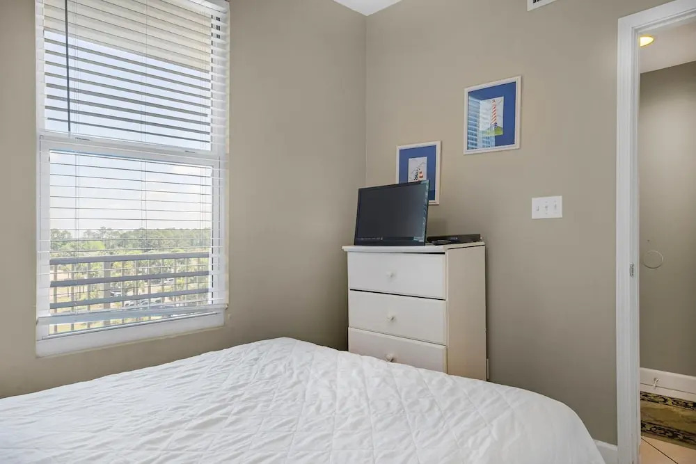 Grandview East 404