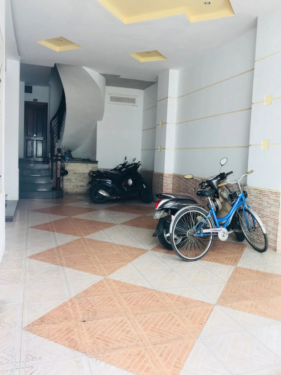 Phuong Dong Hotel and Apartment