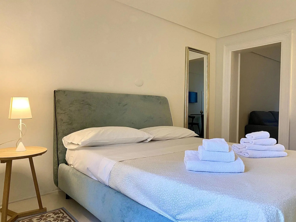 2 people, 1 bathroom, suitable for couples, terrace, central location-Luxury by Dimore Le Murattiane