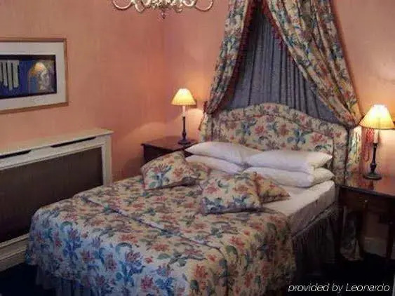 Gallery Hotel