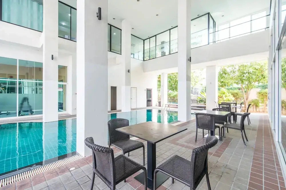 The Lavish Residence by Favstay