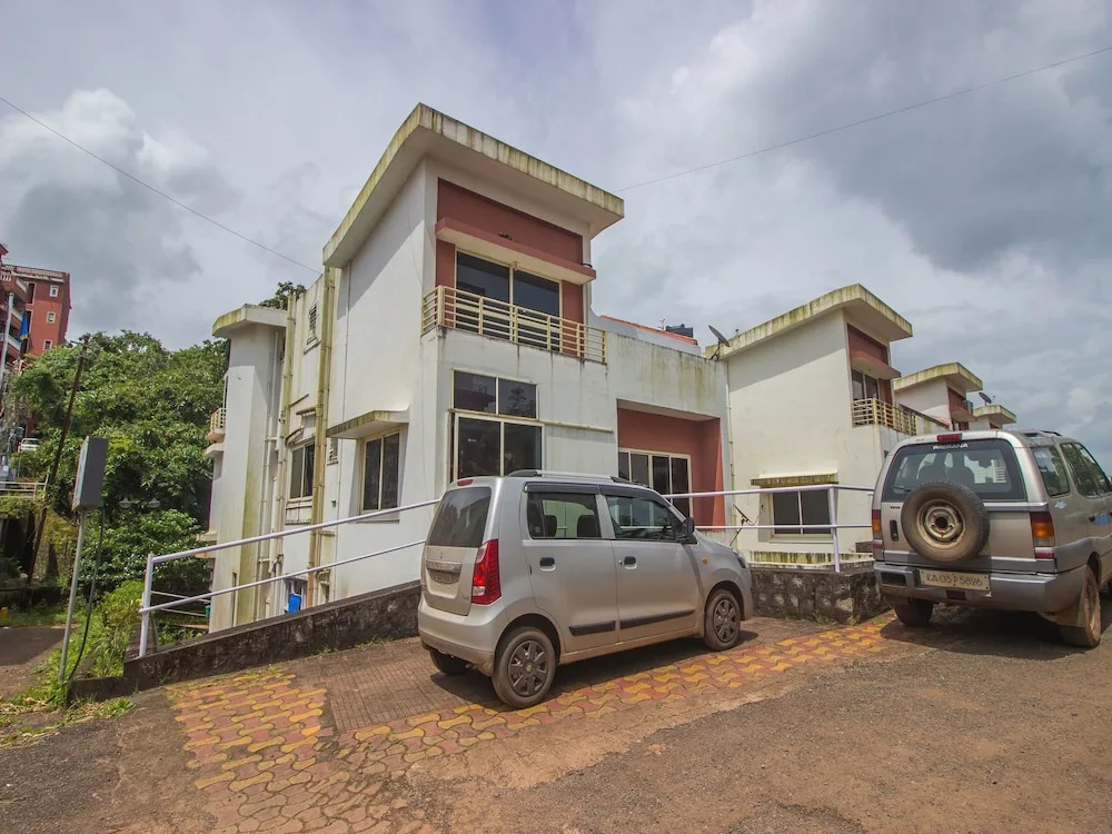 OYO 17145 Home Field View 3BHK Canacona