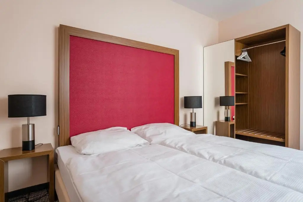 Point Hotel Apartments and Rooms