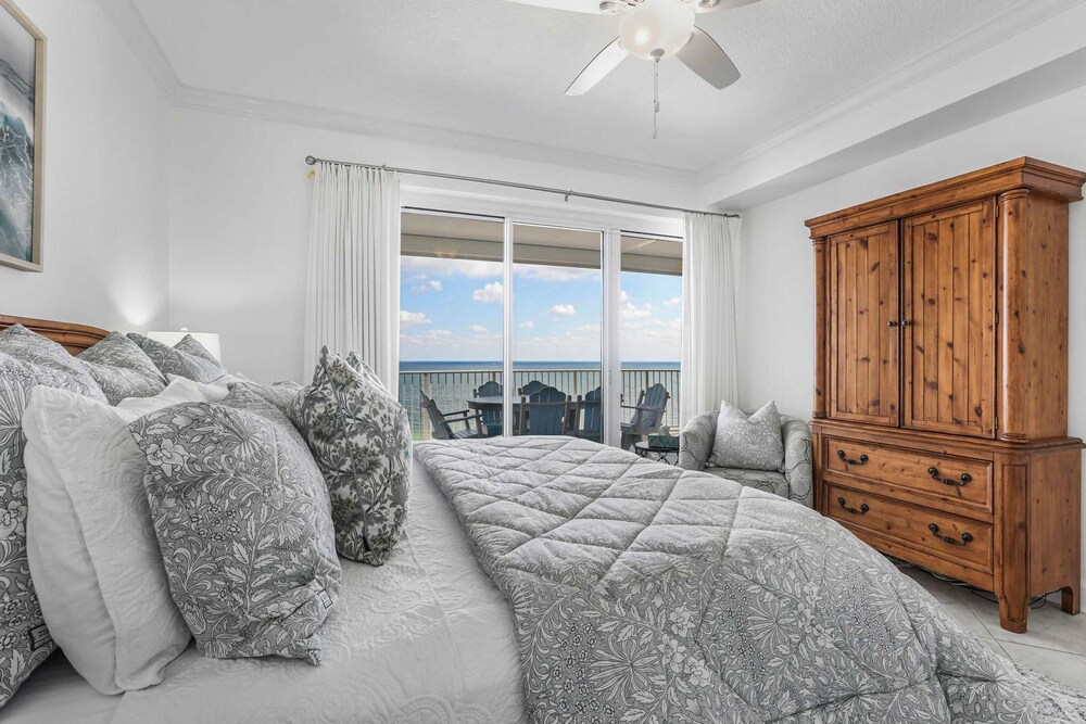 Regency Isle Beachfront Bliss Amazing Views 2 Bedrooms