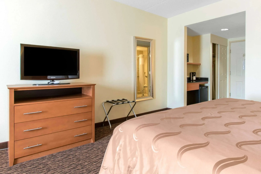 University Hotel & Suites Shippensburg, Trademark by Wyndham