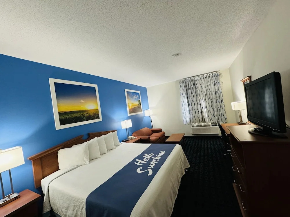 Days Inn & Suites Cambridge
