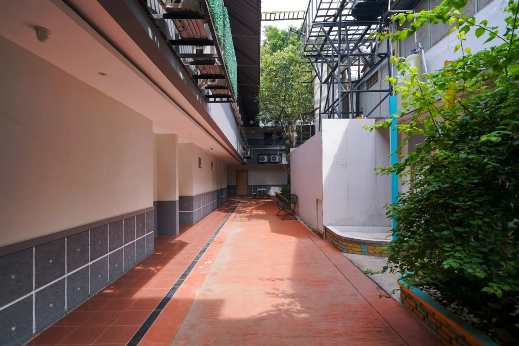 Sans Hotel Rumah Kita Daan Mogot by RedDoorz