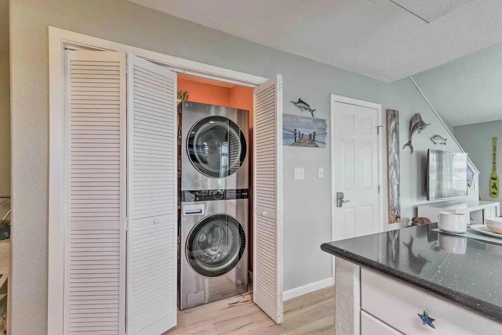 Beachy Rockport Condo w/ Pool & Fishing Pier!