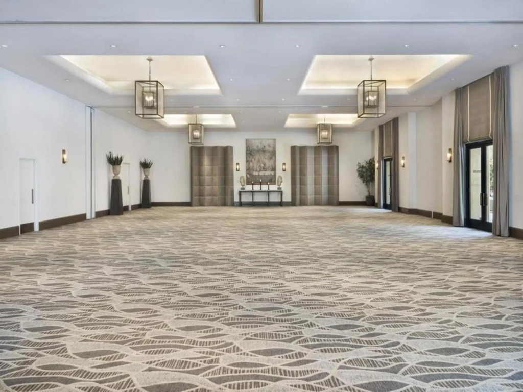 Luxe Sunset Boulevard Hotel