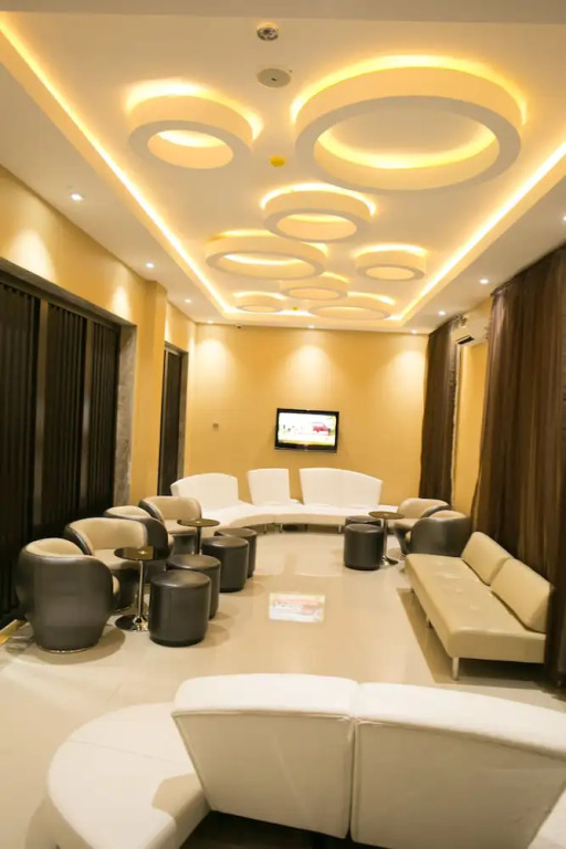 Echelon Heights Hotel