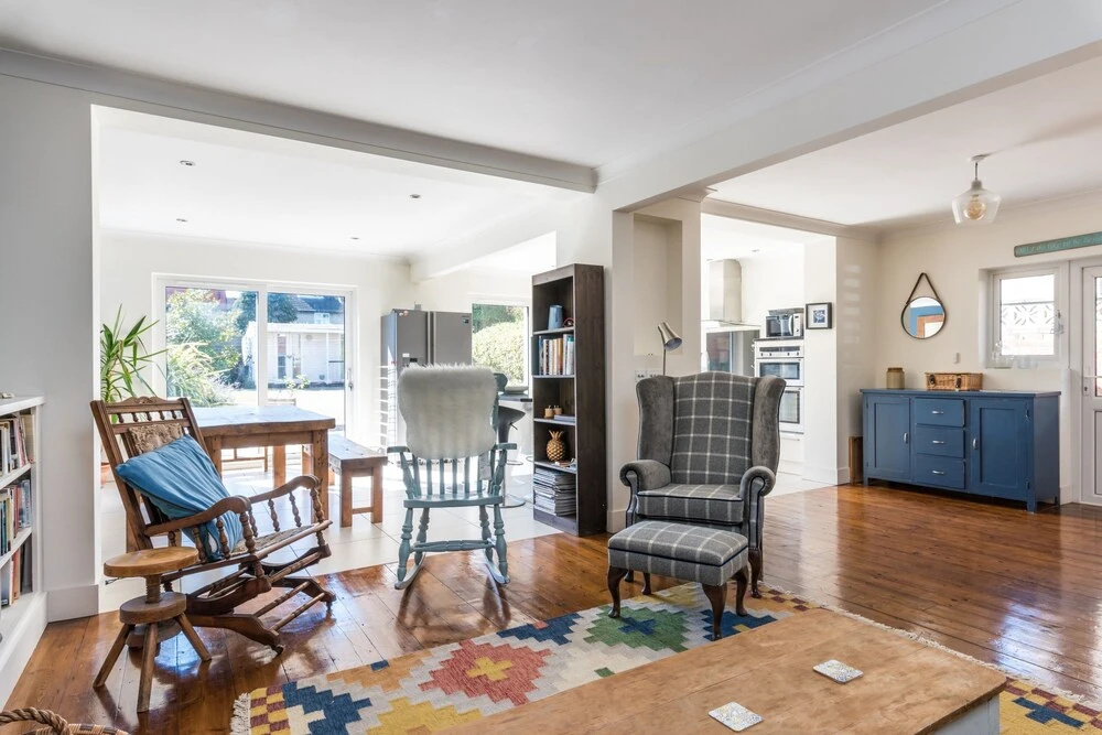 3 Bedroom Home With Garden Near The Beach