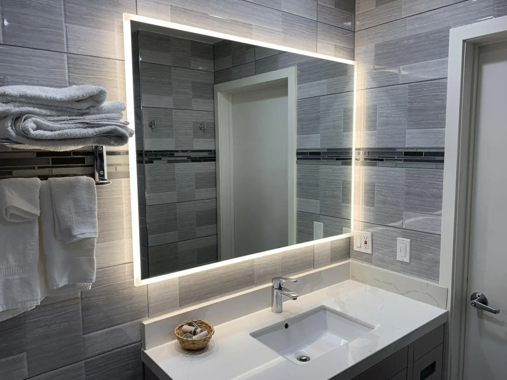 Mirage Inn & Suites