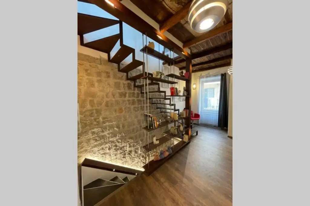DOMUS TUSCIA APARTMENTS Via Estrema 2