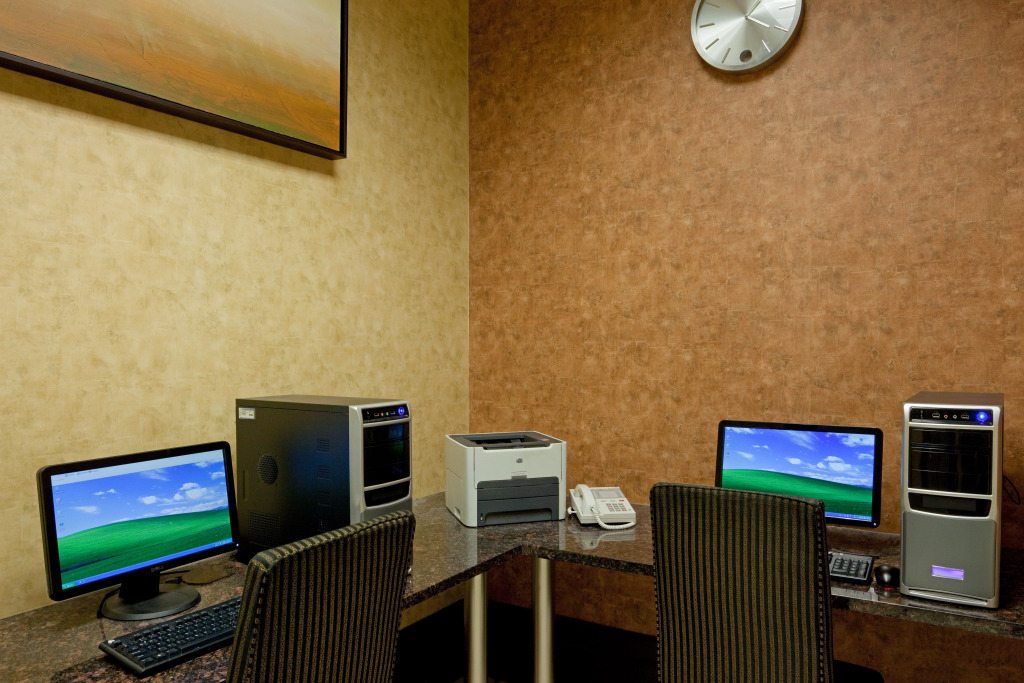 Armon Plaza Montreal Airport