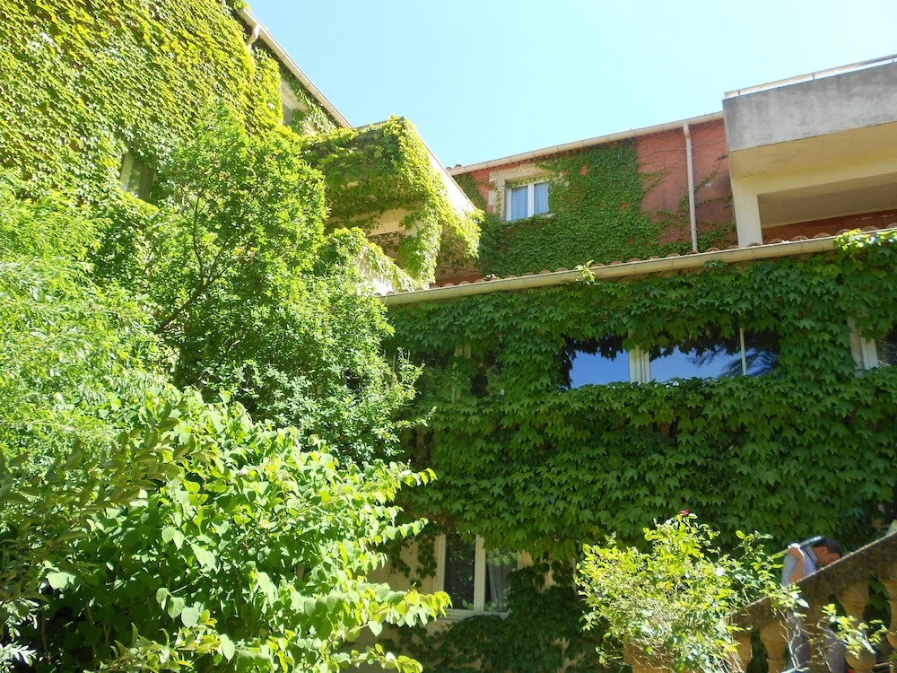 ApartHôtel Les 4 Sources