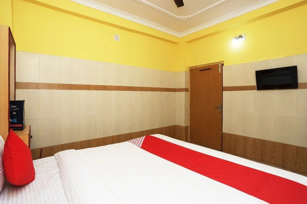 OYO 15915 Hotel Star Inn