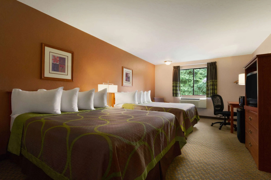 Super 8 by Wyndham Port Angeles at Olympic National Park