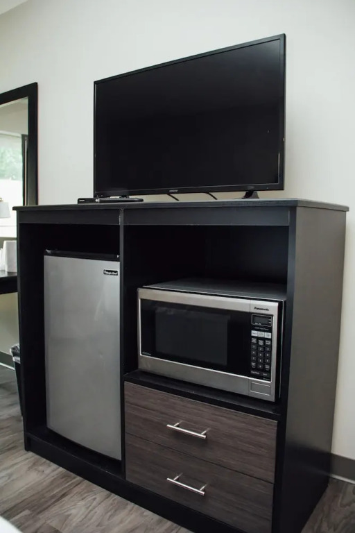 Country Squire Inn and Suites
