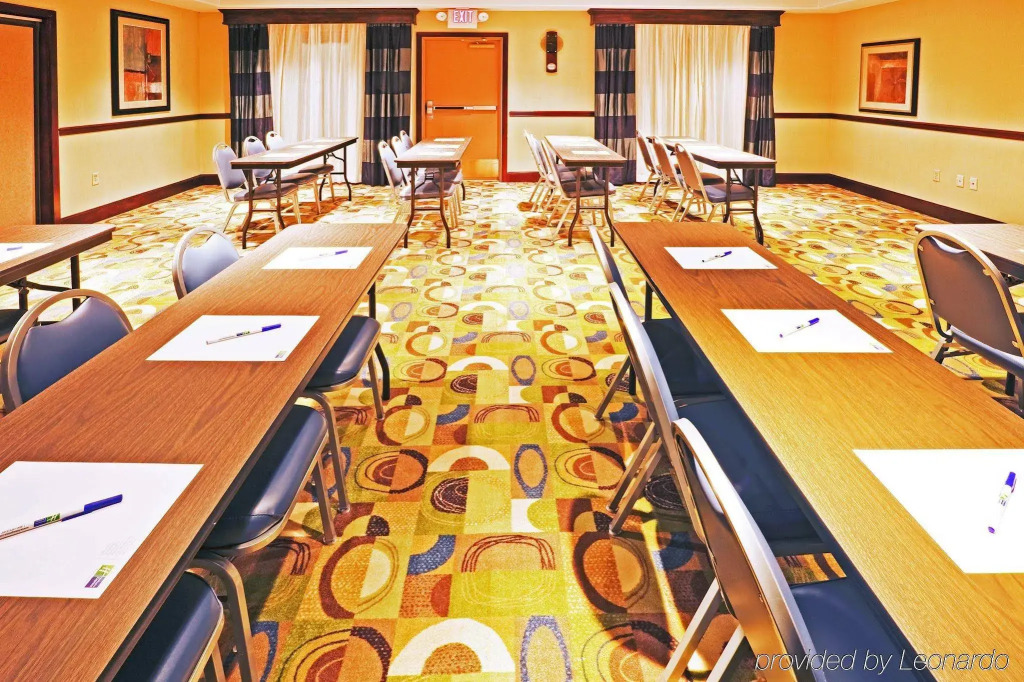 Holiday Inn Express and Suites Hotel - Pauls Valley by IHG