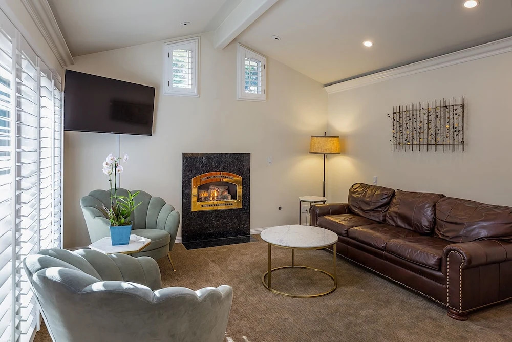Saratoga Oaks Lodge