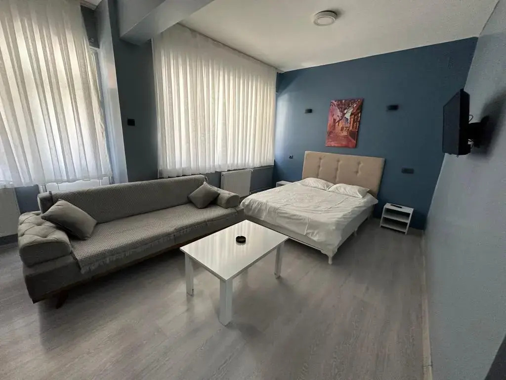 Umk Pansi̇yon Cadde