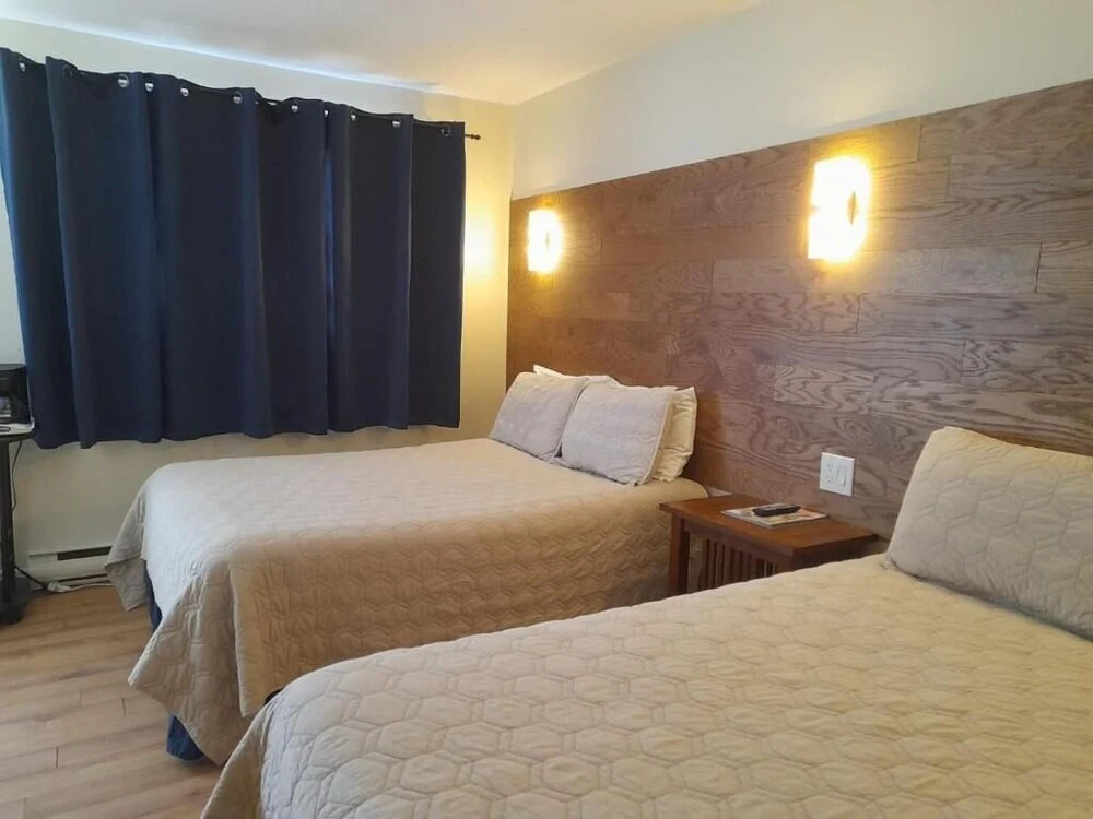 Three Island Motel