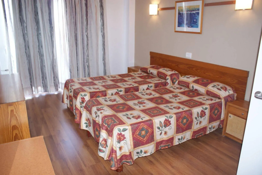 Hostal Arenal Pins