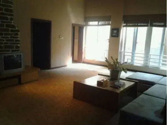 Qingfeng Gorge Resort Hotel