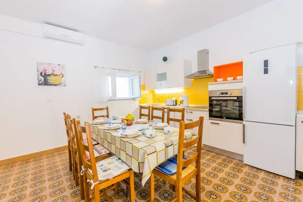 Apartments Grakalic great location