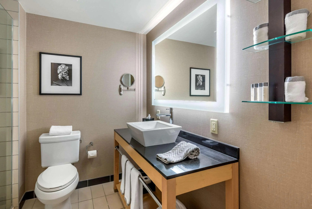 Cambria Hotel Akron - Canton Airport