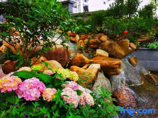 Wuyishan Banshan Villa Homestay (Sangu Resort Area Impression Dahongpao Theater)
