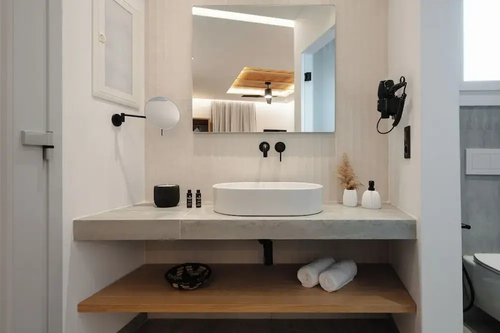 Phaistos Suites