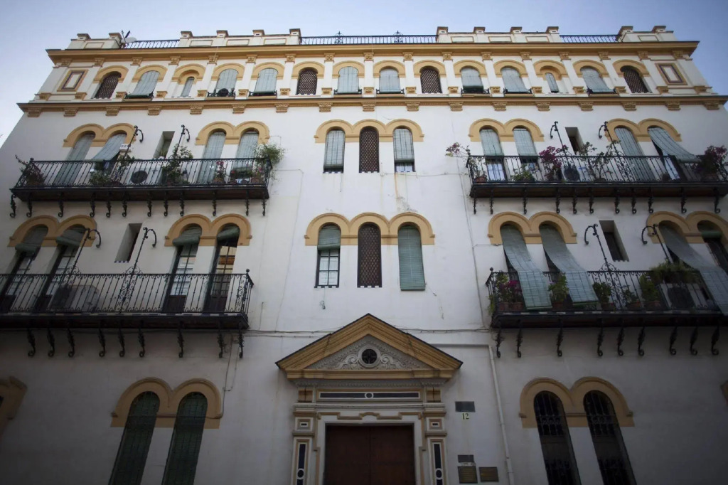 Suites Maestranza - Puerta del Arenal by Magno Apartments