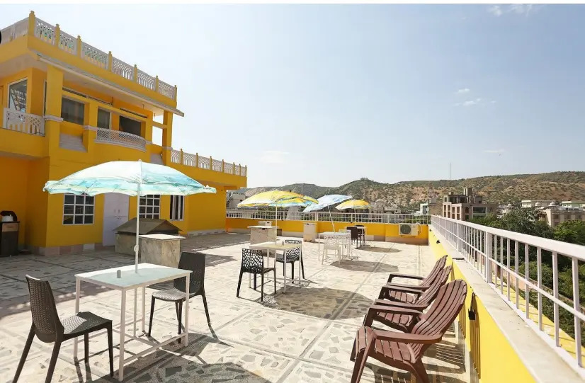 OYO 22110 Hotel Karni Palace